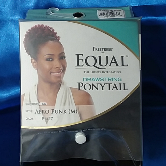 Freetress Drawstring Ponytail - Picture 2 of 7